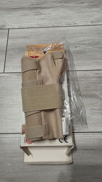 Orteză / Carpieră medicală - încheietură și deget mare