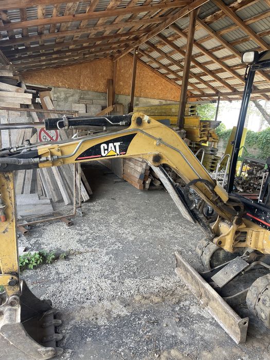 Excavator  Caterpillar