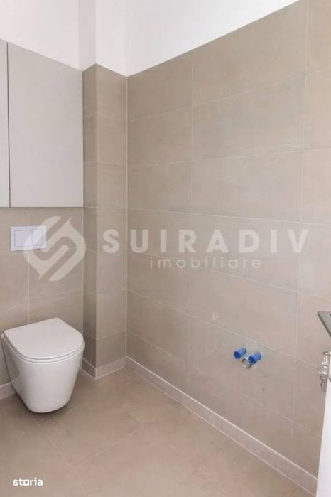 Spatiu comercial, vad stradal, parcari- pretabil pentru cabinete/birou