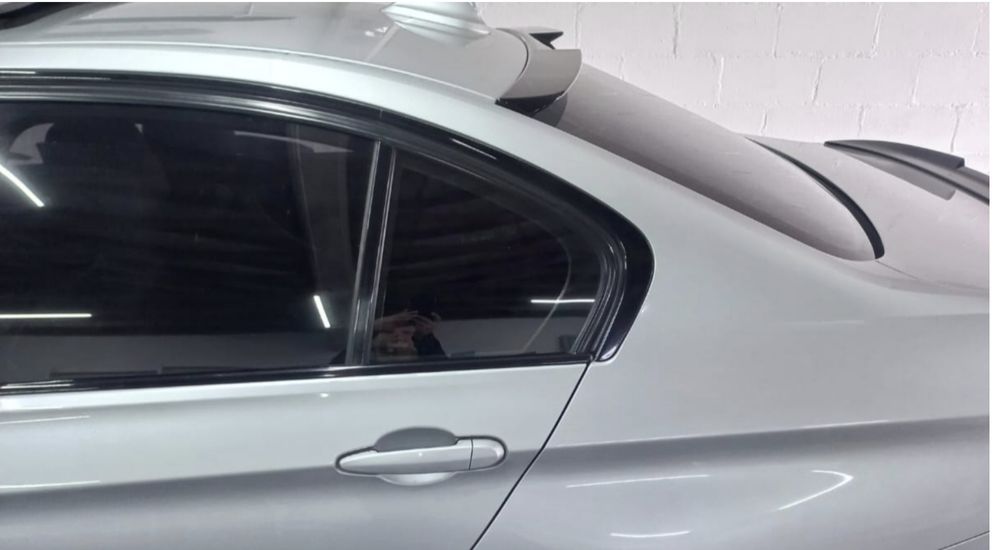 Спойлер за задно стъкло за БМВ Ф30 / BMW F30 Сенник тип Батман