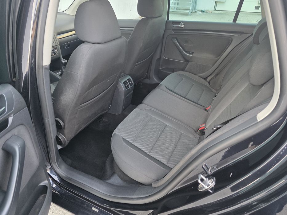 Volkswagen Golf 2011 euro5 benzina navi clima jante carlig Recent adus