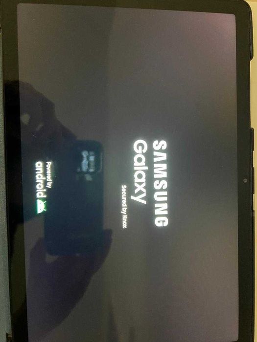 Продавам таблет Samsung  A9+