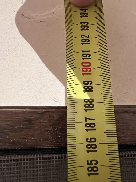 Plase tantari pentru usa balcon