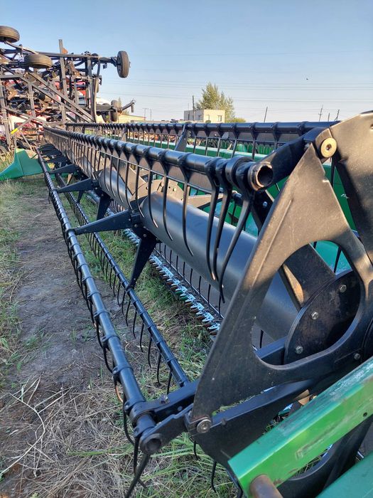 Жатка John Deere 630F