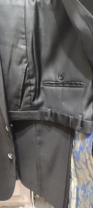 Костюмы мужские  продам