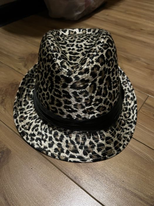 Продам детские шапки и шляпы