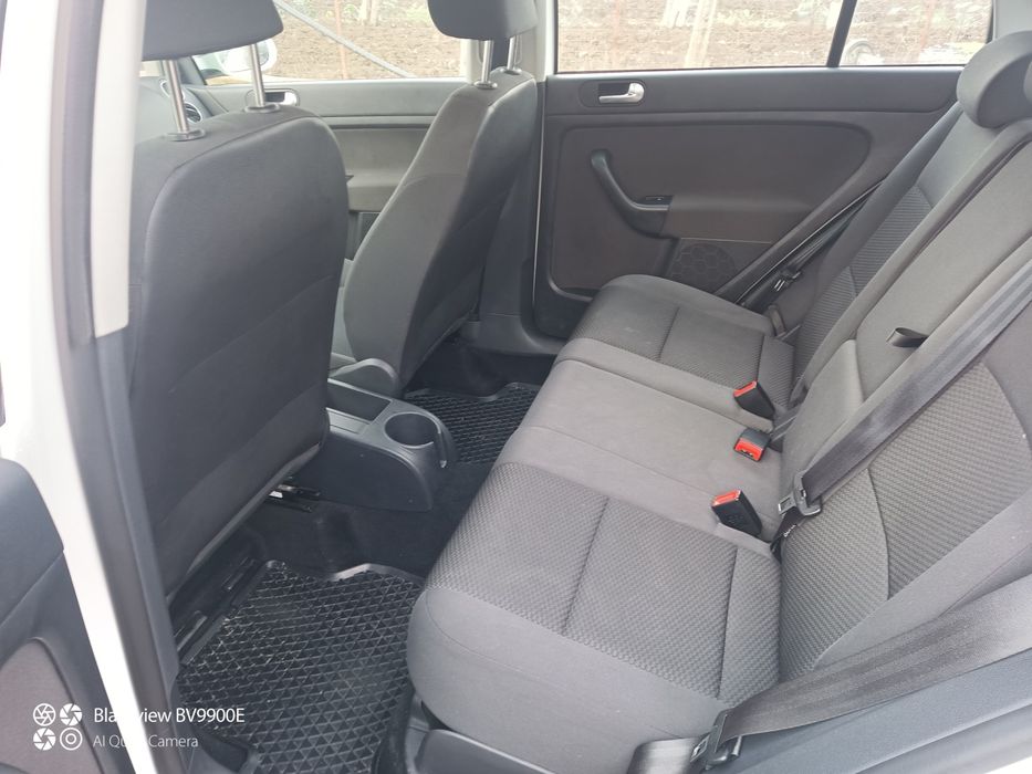 Volkswagen golf 6 plus,72000 km reali ușor avariat