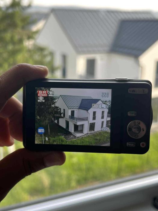 Aparat foto digital camera Fujifilm 14MP printeaza data/ora statii itp