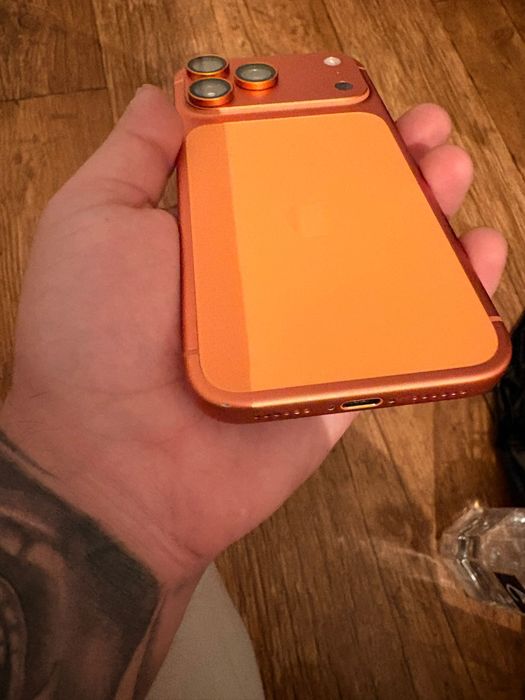 Iphone 17 Pro Max Cosmic Orange