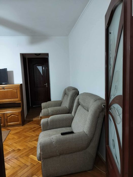 Inchiriez apartament cu 2 camere in Campia Turzii