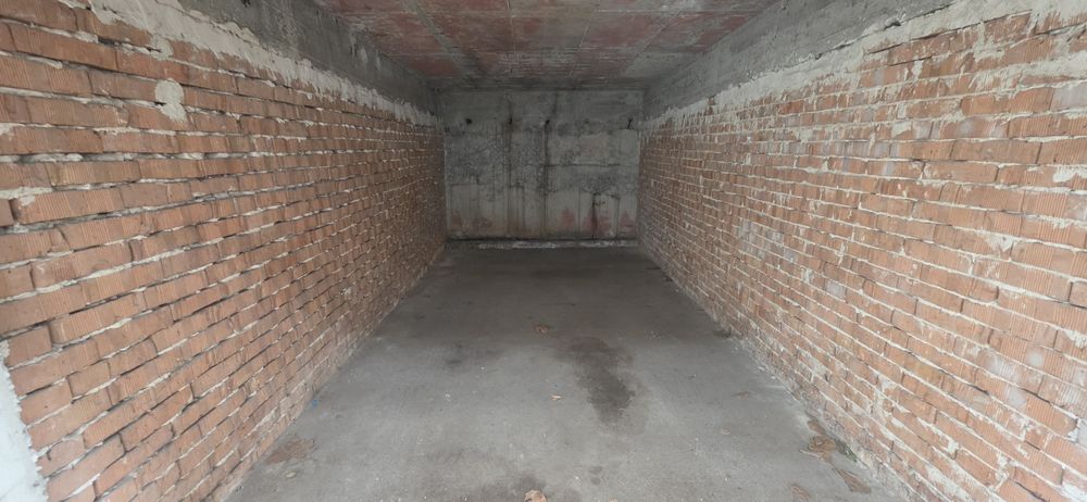 Гараж под наем гр. Добрич идеален център