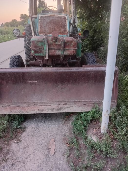 Продам экскаватор юмз