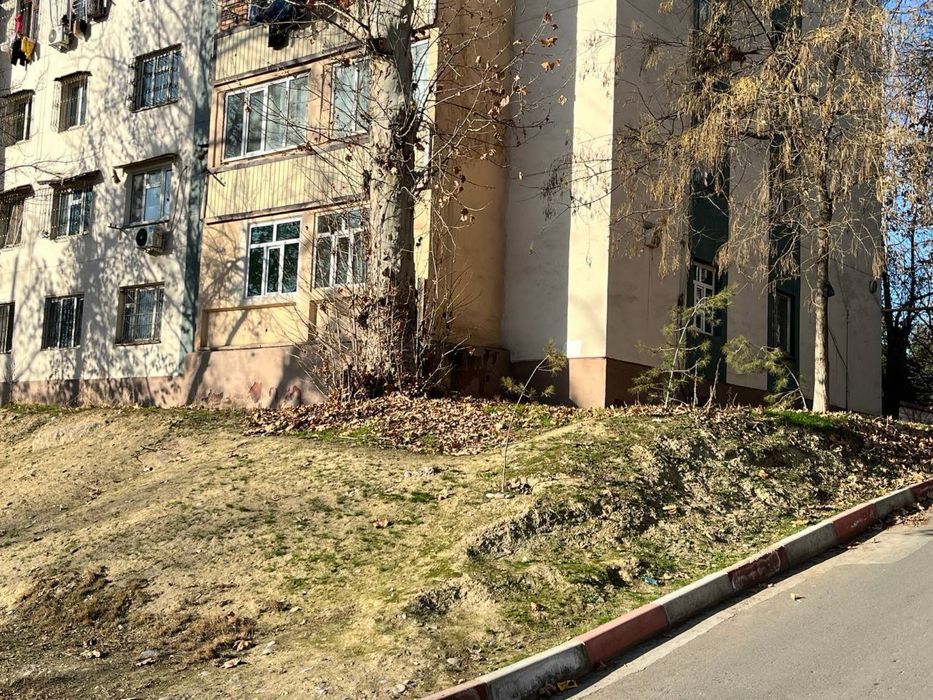 Продаётся квартира под нежилое
