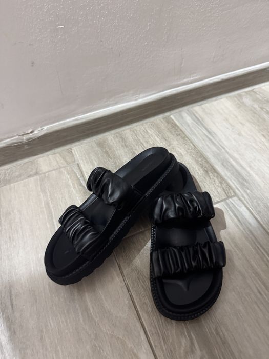 Papuci cropp cu barete pe elastic