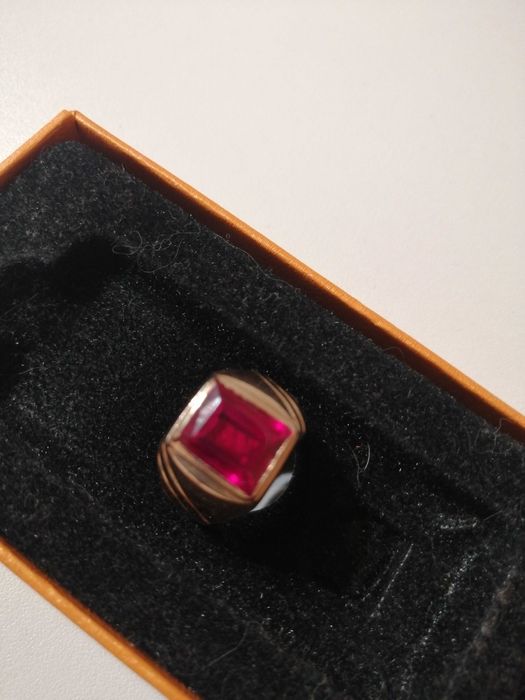 Златен мъжки пръстен