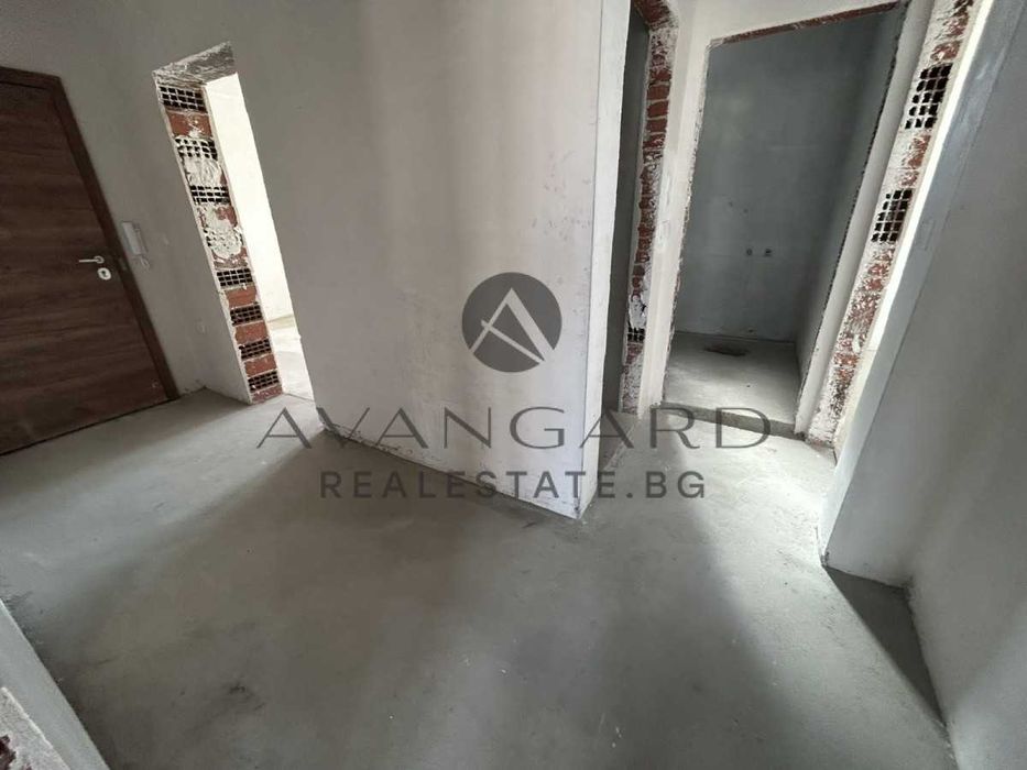 Продава се Тристаен апартамент в Пловдив, Остромила - 135 кв.м за 1067 €/кв.м - Снимка #6