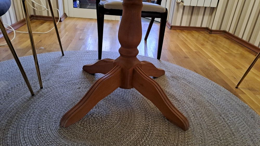 Маса ДЪБ масив разтегателена 1,20 на 90 см ширина