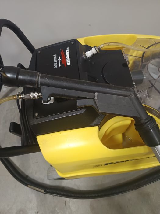 Екстрактор Karcher Puzzi 300