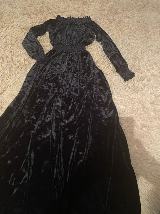 Продам шикарное изящное платье