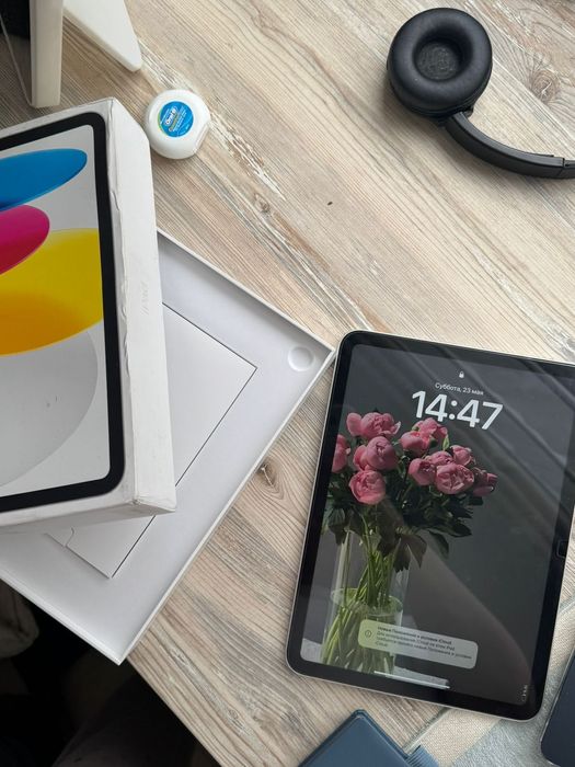 Продам iPad 10 64гб звоните