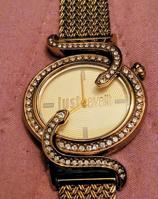 JUST CAVALLI - златист часовник
