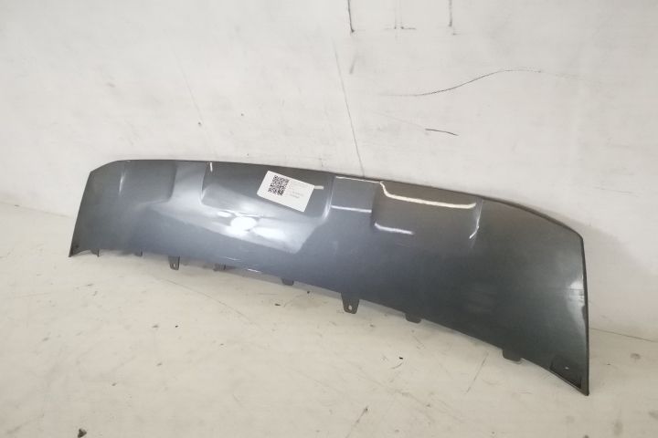 Орнамент централен праг спойлер предна броня Оригинален В добро състоя