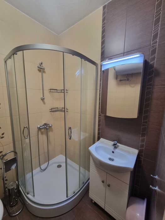 Двустаен апартамент с подземен гараж- Базар Левски