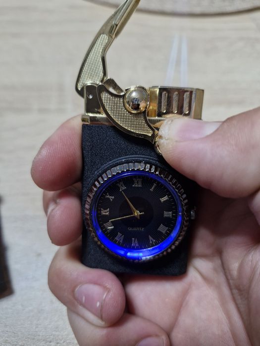 Ветроустойчиви запалки със часовник и светеща