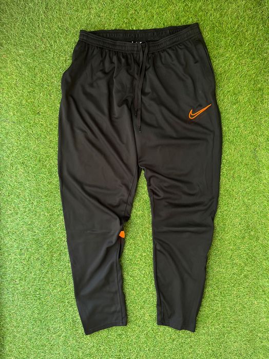 ЛИКВИДАЦИЯ : Мъжки екип : Nike DRI-FIT L
