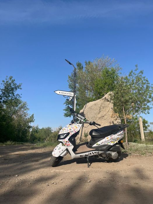 Продам скутер М8