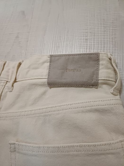 Широки дънки Bershka