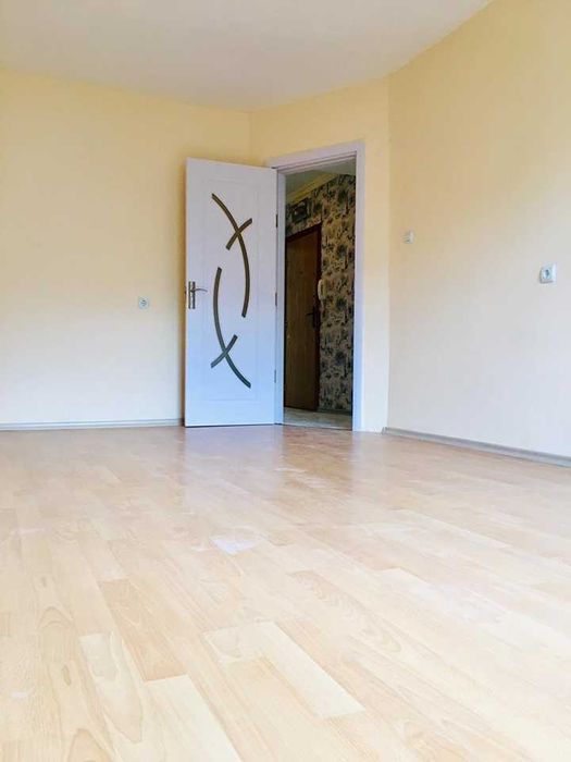 Дава се под наем Двустаен апартамент в Бургас, Изгрев - 56 кв.м за 210 € - Снимка #2