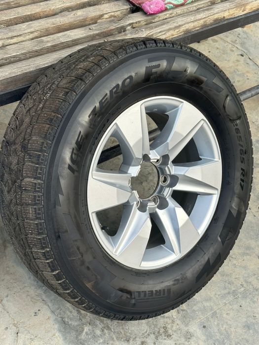 Автошины колеса с диском от прадо150