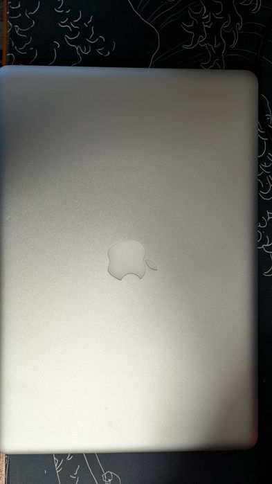 MacBook Pro 2010, 15 inch, i7 620m CITITI DESCRIEREA