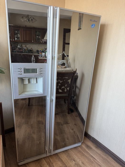 Продам  Samsung Side-by-Side зеркальный