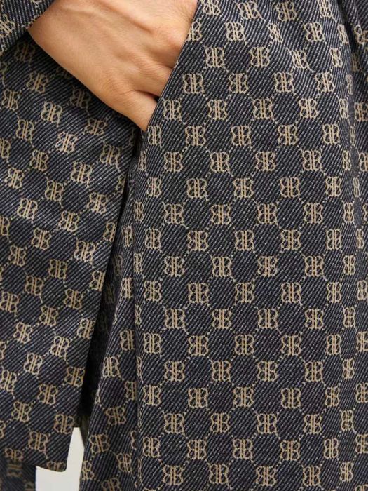 женский брючный костюм