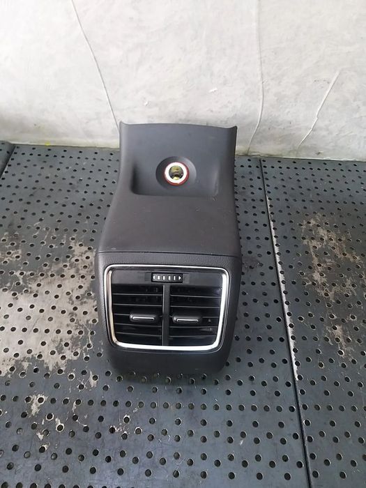 Ornament consola spate grila ventilatie audi q3 8u 8u0819203 8u0819203a 8u0864376a
