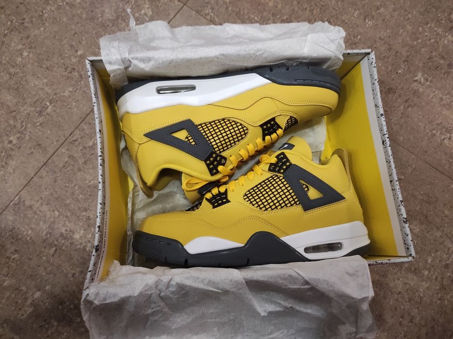 Чисто нови Jordan 4 Lightning Yellow, размер - 44 - Супер цена!
