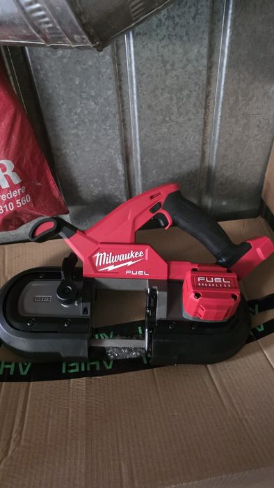 Milwaukee M18 FBS 85 fierastrau cu bandă 18V
