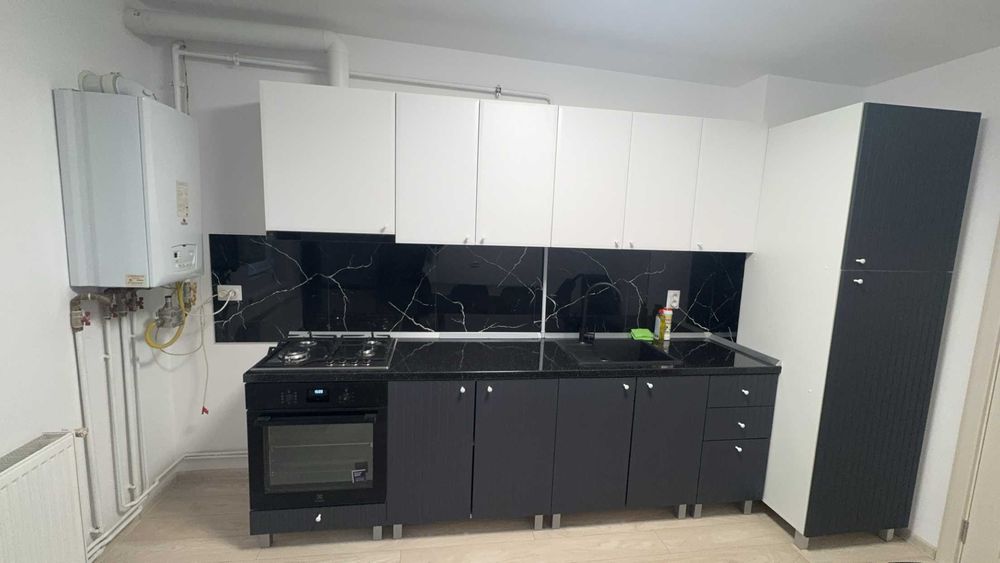 Inchiriere apartament, 1 mai, 3 camere, decomandat, etajul 1