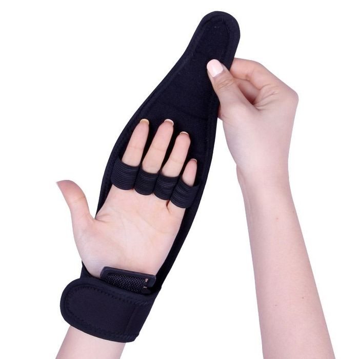 Перчатка для фиксации кисти руки  при реабилитации после инсульта