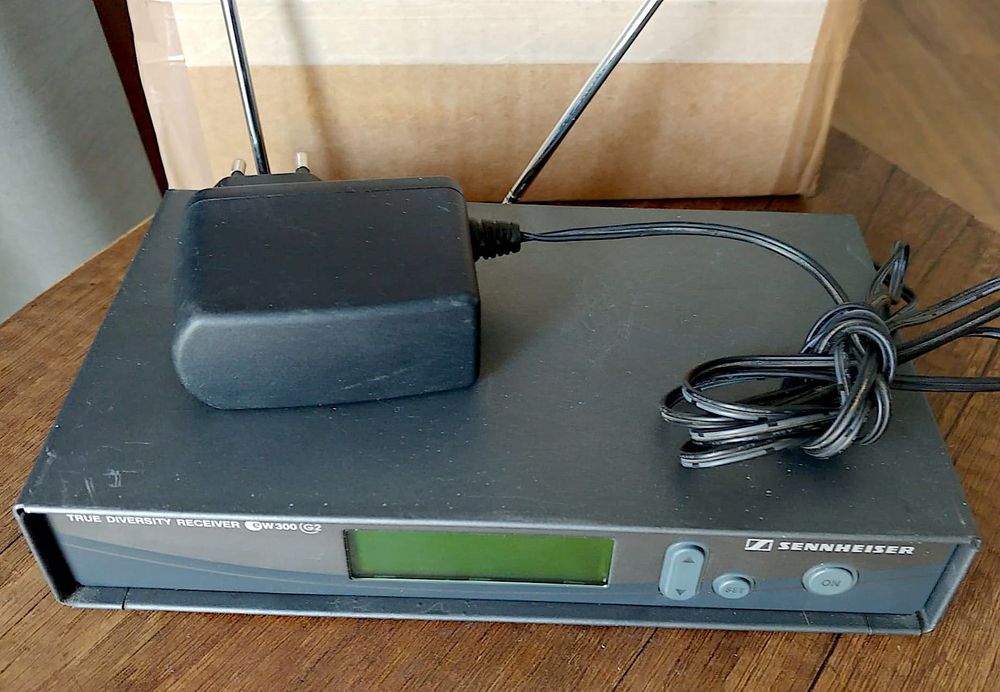 Sennheiser EW300 G2 True Diversity Receiver 830-866MHz Shure AKG