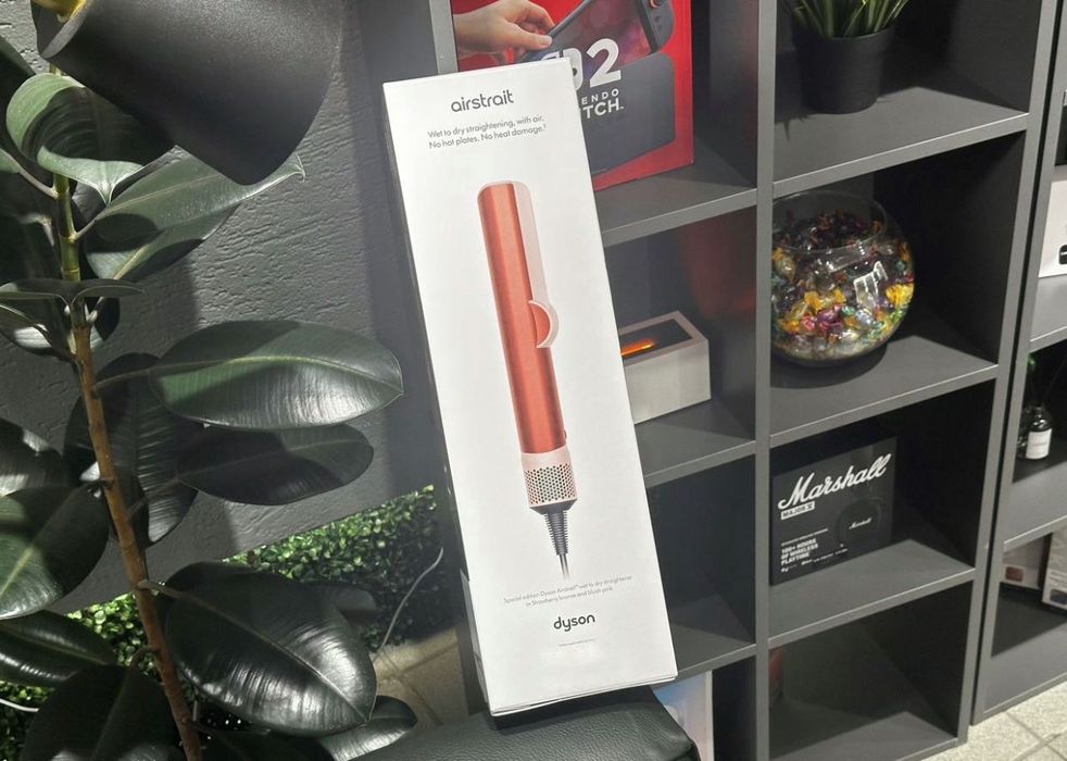 Новая модель Dyson Airstrait Цвет Strawberry Клубника с кейсом и без