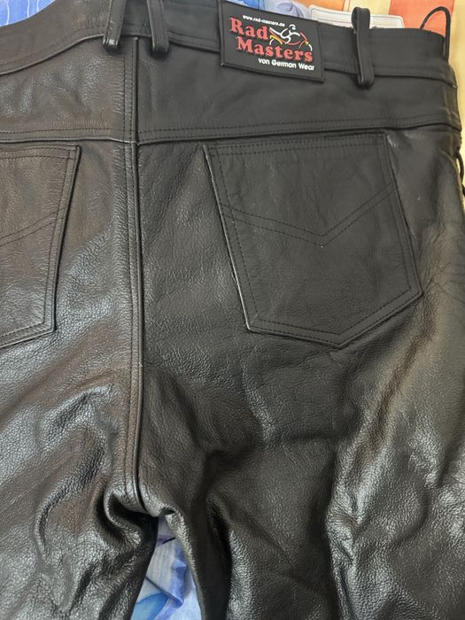 Кожен панталон с връзки