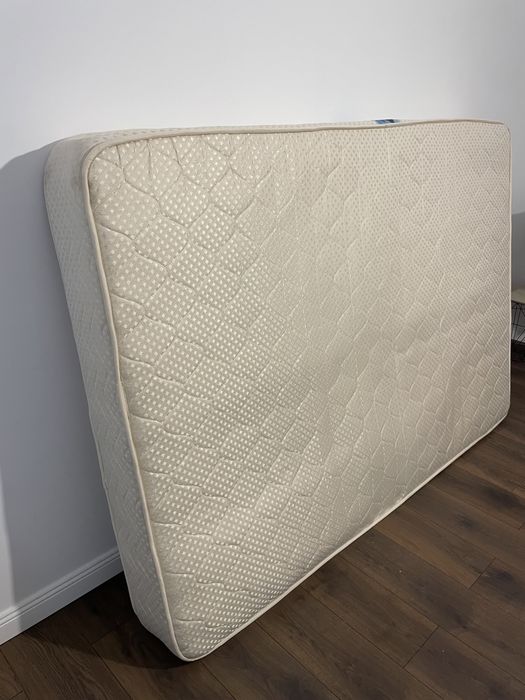 Vand saltea , stare impecabila.