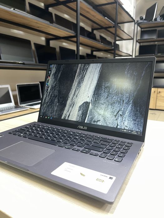 Asus Laptop AMD Ryzen 5 3500U