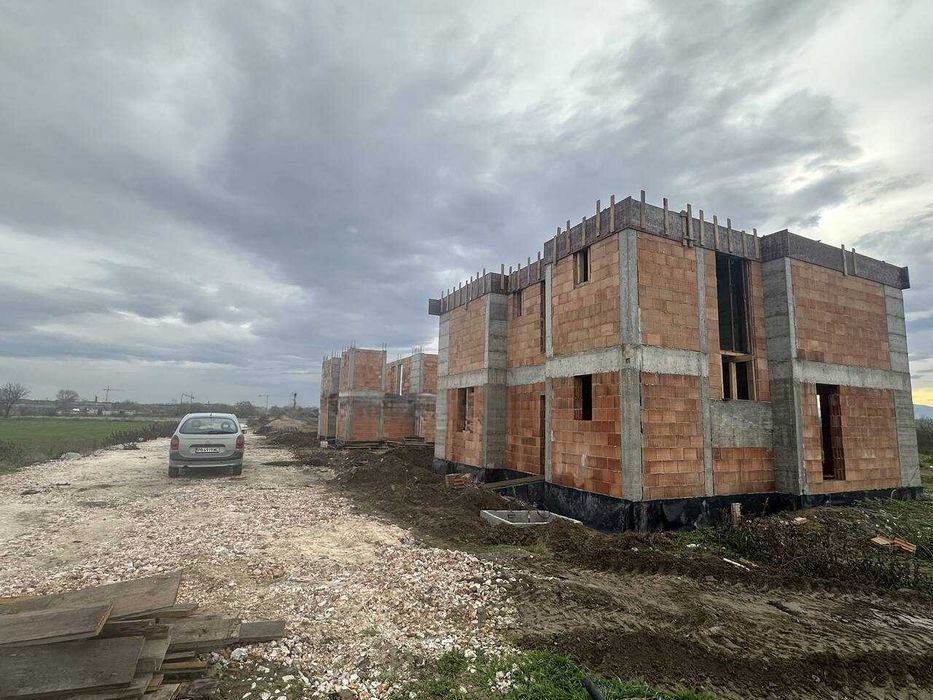 Продава се Къща в Пловдив, Кършияка - 200 кв.м за 1500 €/кв.м - Снимка #1