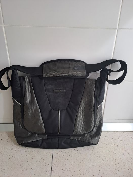 Geanta de umar SAMSONITE.