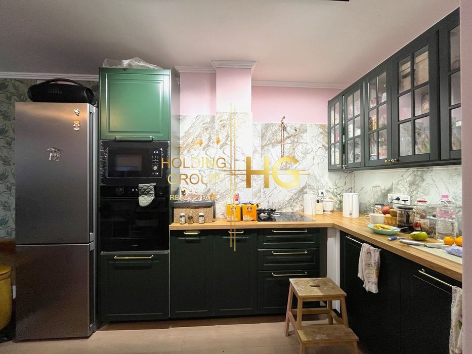 Продава се Тристаен апартамент в Варна, Център - 97 кв.м за 2578 €/кв.м - Снимка #2