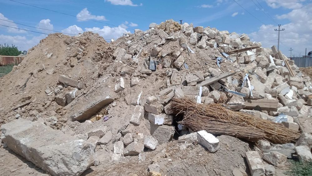 Б/У 6000 шт тас, 16*12  фундамент пен топырақ барлығымен бірге